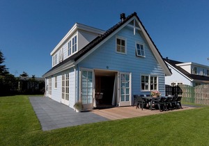Holiday Home near Dutch Coast & Green Park