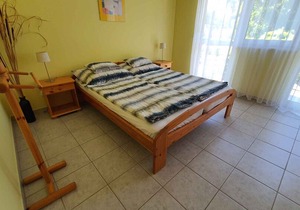 Holiday home only 80 m from the private beach, with a small boat and air conditioning