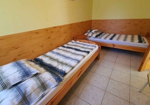 Holiday home only 80 m from the private beach, with a small boat and air conditioning