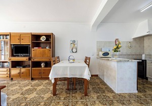 Holiday Home Villas Brites nº5 with Open Terrace, Shared Pool & Wi-Fi