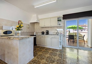 Holiday Home Villas Brites nº5 with Open Terrace, Shared Pool & Wi-Fi
