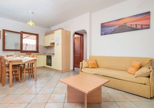 Holiday Home 'Villetta Bifamiliare 2' with Wi-Fi, A/C, Terrace & Garden