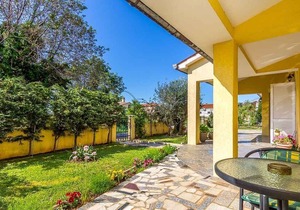 Holiday home with air conditioning