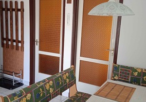 Holiday home with swing and garden shower