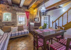 Holiday home with whirlpool and air conditioning