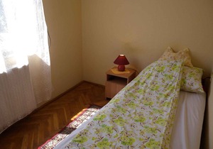 Holiday home with Wi-Fi and air conditioning