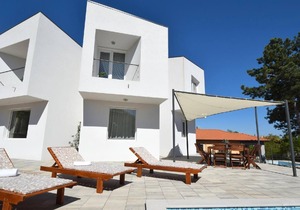 Holiday house Dobrinj for 1 - 8 persons with 3 bedrooms - Holiday home