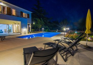 Holiday house Dobrinj for 1 - 8 persons with 3 bedrooms - Holiday home