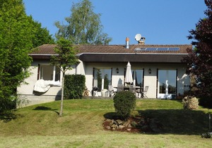 Holiday house in Auvergne surrounded by a large and beautiful garden