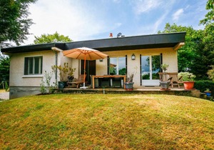 Holiday house in Auvergne surrounded by a large and beautiful garden