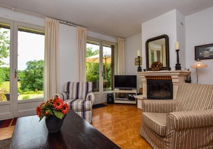 Holiday house in Auvergne surrounded by a large and beautiful garden