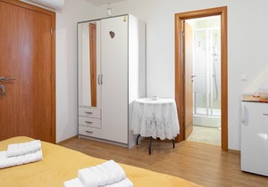 Holiday house Milohnici for 1 - 2 persons with 1 bedroom - Holiday house