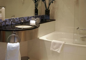 Holiday Inn Express Bilbao, an IHG Hotel