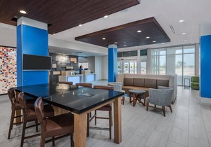 Holiday Inn Express & Suites - Bryan, an IHG Hotel