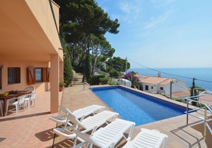 Holiday rental apartment with swimming pool in Begur, Sa Tuna