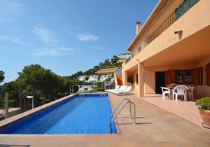 Holiday rental apartment with swimming pool in Begur, Sa Tuna