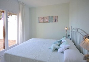 Holiday rental apartment with swimming pool in Begur, Aiguablava
