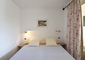 Holiday rental apartment with swimming pool in Begur, Aiguablava