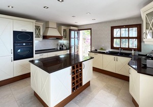 Holiday rental villa with swimming pool in Begur, Sa Tuna