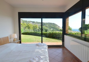 Holiday rental villa with swimming pool in Begur, Aiguablava