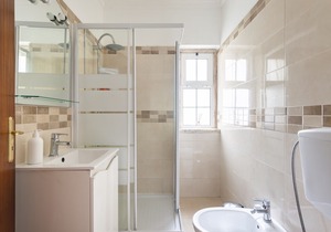 Holidays apartment (2nd Floor) in Rio de Mouro,6 Km from Sintra