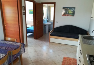 Holidays in the Villino n10 Giovanna DISANTI, immersed in the green aVieste in the GARGANO