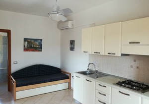 Holidays in the Villino n10 Giovanna DISANTI, immersed in the green aVieste in the GARGANO