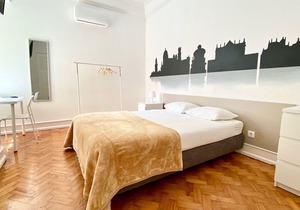Home Out 4E - 5 Bedroom Apartment with Parking
