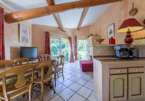 Homerez - Apartment for 2 pers. with shared pool in Forcalquier
