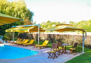 Homerez - Apartment for 4 pers. with shared pool in Forcalquier