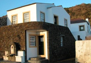 Homerez - Appartement for 2 ppl. with sea view and terrace at Lajes Do Pico