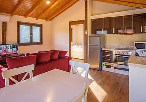 Homerez - Chalet for 2 ppl. with shared pool at Branca, Albergaria-a-Velha
