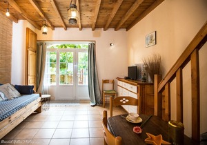 Homerez - House for 4 ppl. with shared pool and spa at Saint-Front-de-Pradoux