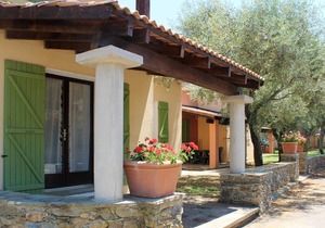 Homerez - House 4 km away from the beach for 4 ppl. with shared pool and garden