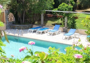 Homerez - House 4 km away from the beach for 4 ppl. with shared pool and garden