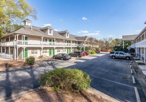 HomeTowne Studios by Red Roof Atlanta NE – Norcross South