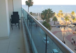 Horizon Luxury Suite at Finikoudes Beach 303