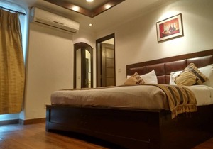 Hotel Aaron Castle (A Home away Home)