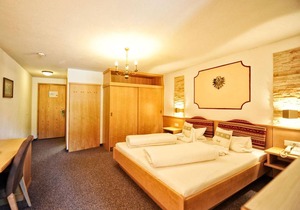 Hotel Margarete Maultasch - INCL. LIFT PASS Double room, shower/wc (25 - 30 m²), HB PLUS