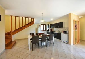 House 376/856 (Istria - Sveti Lovreč), 18000m from the beach
