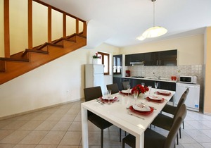 House 376/856 (Istria - Sveti Lovreč), 18000m from the beach