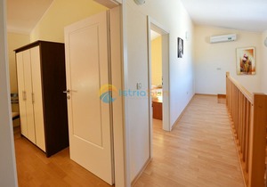 House 377/857 (Istria - Sveti Lovreč), 18000m from the beach