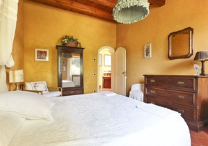 House Orfeo in stunning property with pool on Lucca hills