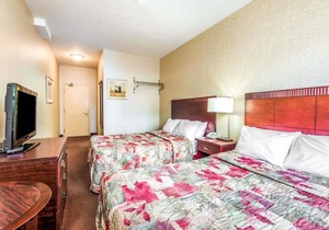 Howard Johnson by Wyndham Toronto Downtown West