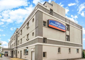 Howard Johnson by Wyndham Toronto Downtown West