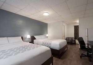 Howard Johnson by Wyndham Grande Prairie