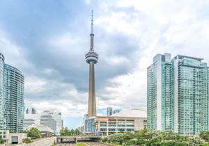 Howard Johnson by Wyndham Toronto Downtown West