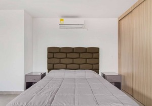 Huge Studio in a brand new building in Parque Poblado AC, Security, Can have guests.