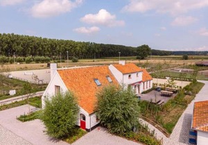 Huswell - Nadia - Family room at ranch "De Blauwe Zaal"
