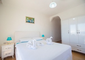 Ideal 6 Bedroom Villa for Large Families/Groups, with Large Infinity Pool & View